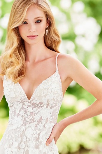 Enchanting by Mon Cheri Style No. 118136 #1 thumbnail